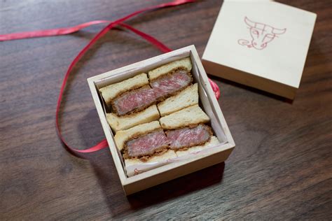 sandwich   ounces  wagyu beef  costs  fortune