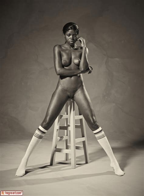 Ebony Goddess Simone Shows Athletic Body In Classic Nudes