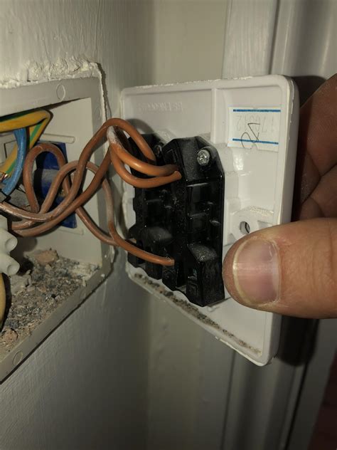 wiring  gang light switch    wire overclockers uk forums