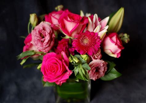 hintergrundbilder rose gerbera blumen knospen strauss glas