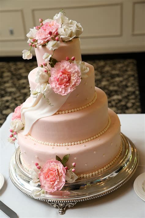 pastel pink wedding cake