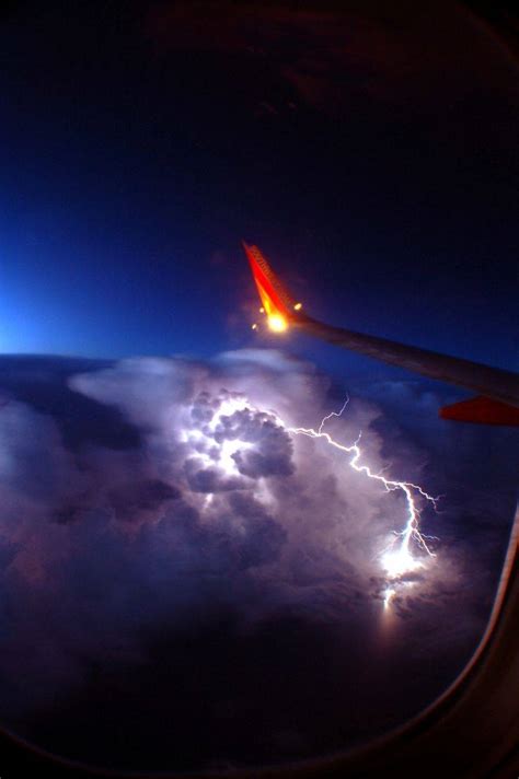 amazing photographs captured  airplane window xcitefunnet