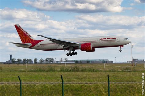 exclusive  air india strips  newest boeing  lr bangalore aviation