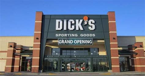 dick s sporting goods bans sales of assault weapons