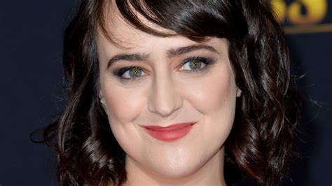 The Real Reason Mara Wilson Stayed With Danny Devito While Filming Matilda