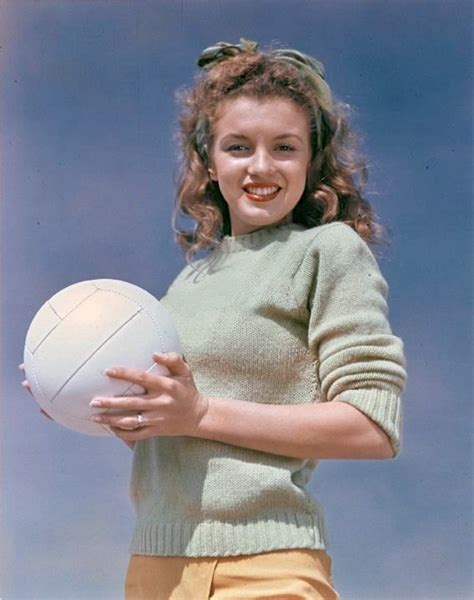 color shots of norma jeane in 1945 back when marilyn monroe didn t