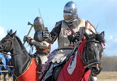 neuf chevaliers templiers royal croise teutonique marchandises de