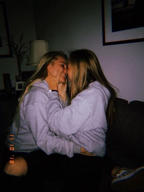 Girlfriends Lgbtq Cute Lesbian Couples Girls In Love Lesbian Couple