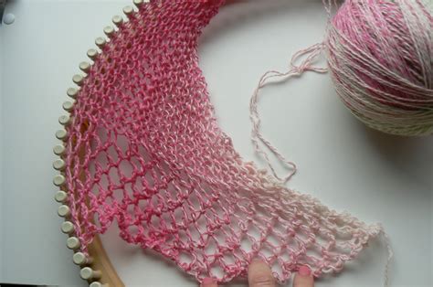 renee van hoy designs innovative patterns  loom knitters