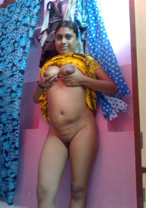 cute curvy desi babes posing for arousing nude photos