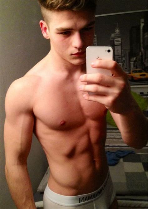 Pin By Hubba Lubba On Selfie Shirtless Men Hot Dudes