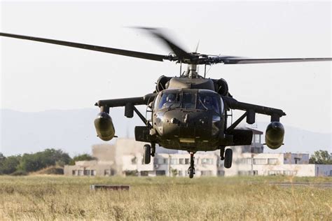na plesu predstavljeni helikopteri black hawk nacionalno