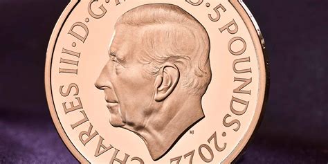 official coin portrait  king charles iii unveiled  royal mint    set  enter