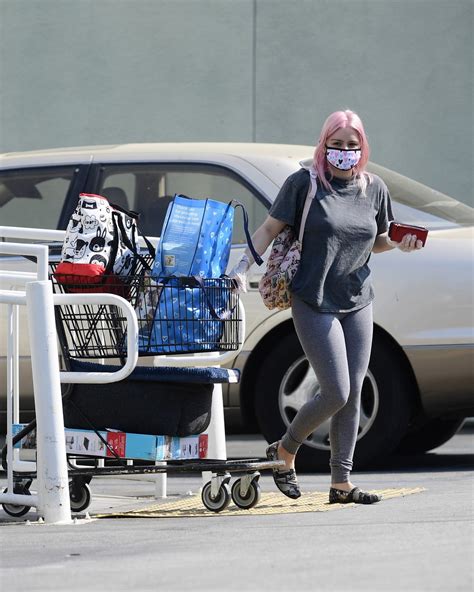 ariel winter went shopping without panties and bra 24