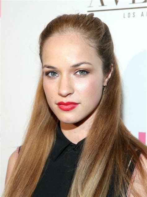 23 amazing pictures of alexis knapp ranny gallery