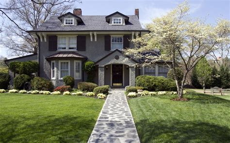 10 ways to increase curb appeal without spending money