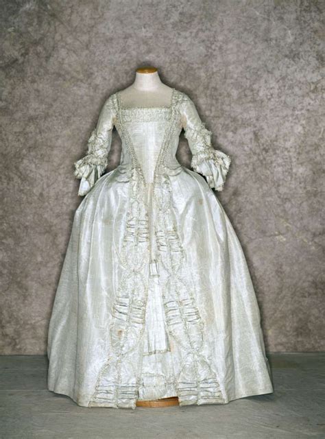 original dress    collection  historical dresses  italian sartoria tirelli