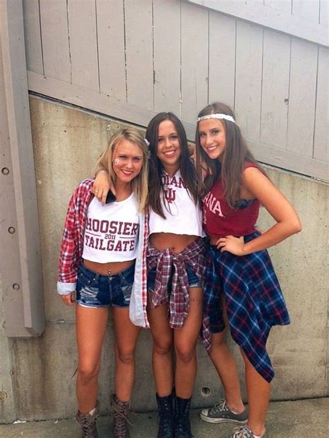 Tis The Season For Tailgates College Outfits Fall College Outfits