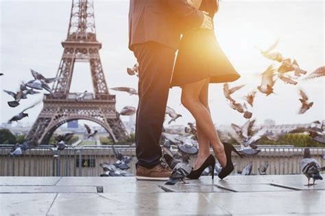 romantic places  kiss  paris   paris true storys
