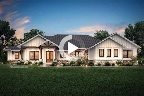 texas ranch style open floor plan  large bedrooms large game room volume ceilings