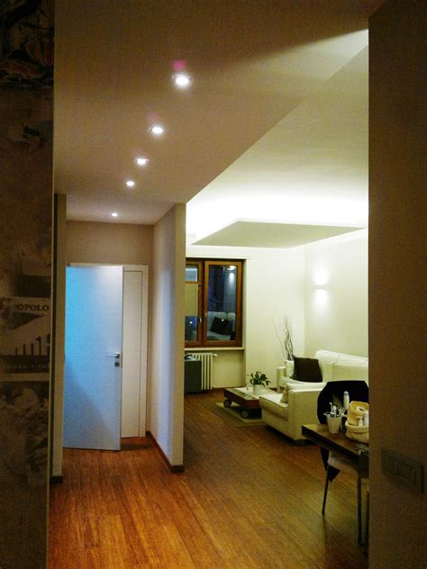 Cucina in cartongesso con isola; Illuminazione Led casa: Illuminare a Led gli ambienti con Faretti Led