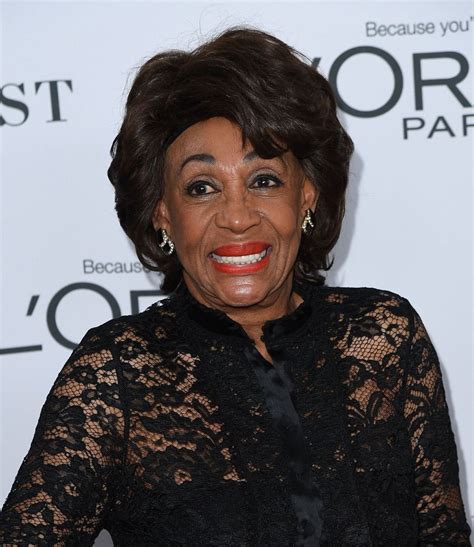 ‘impeach 45 maxine waters leads crowd at the glamour women of the