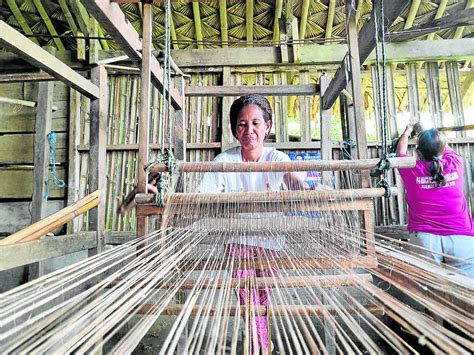 albay women find lifeline  abaca weaving inquirer news