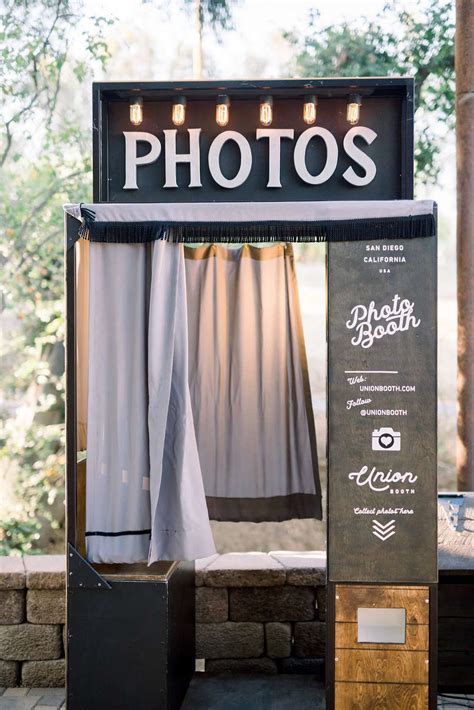diy photo booth ideas  guests  love