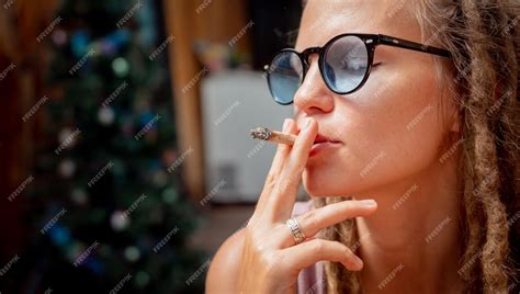Premium Photo Hippie Style Woman Smoking Cigarettes With Medical