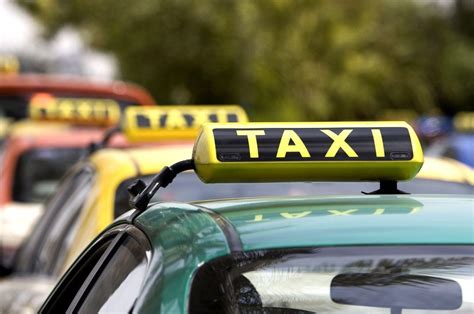 dubai introduces luxury taxi fleet arabianbusiness