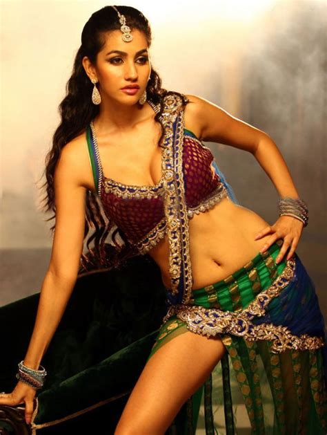 hot tollywood actresses item songs stills kerals cafe