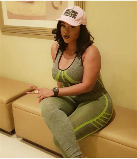 nollywood actress daniella okeke shows off her massive butt and boobs