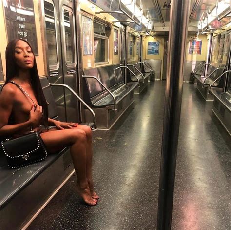 naomi campbell unpublished nude pics in ny subway 3 photos the