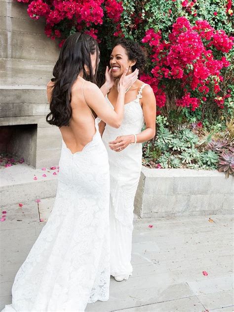the pros and cons of first look photos lesbian wedding