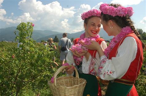 rose festival  kazanlak starts     bulgaria travel news