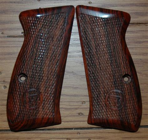 cz  compact checkered factory grips  sale
