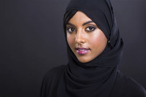 Hijab Woman Pic