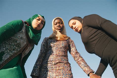 Gorgeous Portraits Capture The Sisterhood Between Muslim