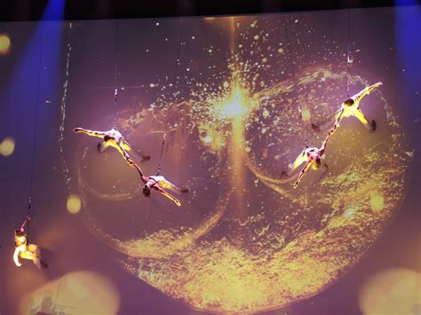 acrobatic wall projection entertainment show performances