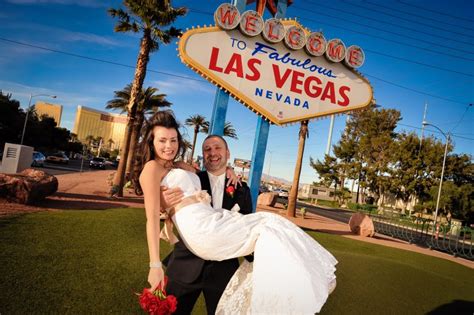 World Famous Las Vegas Welcome Sign Las Vegas Strip Weddings®