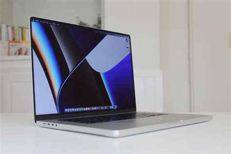 macbook pro  arrive earlier  expected digital trends