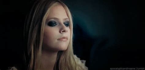Avril Lavigne Fingering