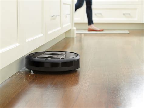 irobot roomba  robot vacuum learns  homes floor plan