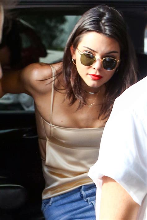 Kendall Jenner Braless In Miami [ 6 New Pics ]