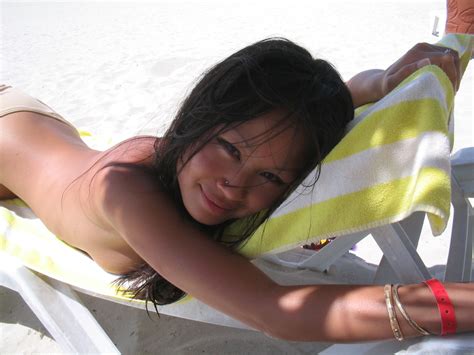 nearly a supermodel asian teen posting topless at the beach nude amateur girls