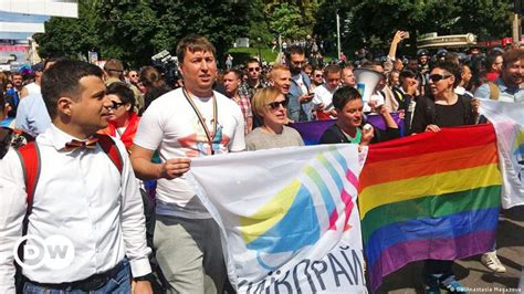 ukraine holds peaceful gay pride rally dw 06 12 2016