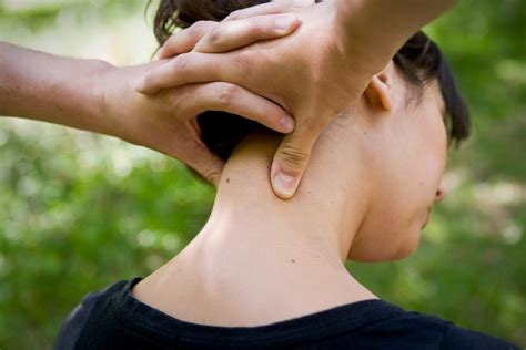 Waking Up With Stiff Neck Causes Treatments And Prevention New Health