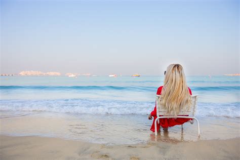Blonde Women Sitting Beach Sea Chair Wallpapers Hd