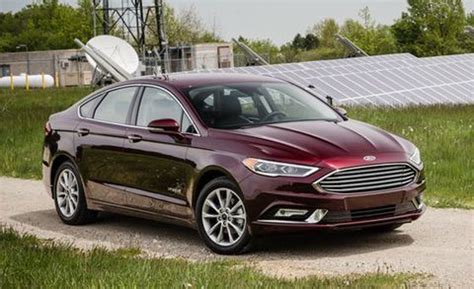 ford fusion fusion hybrid  fwd features  specs