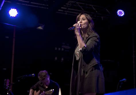 natalie imbruglia performing live at liverpool o2 academy 02 12 2018